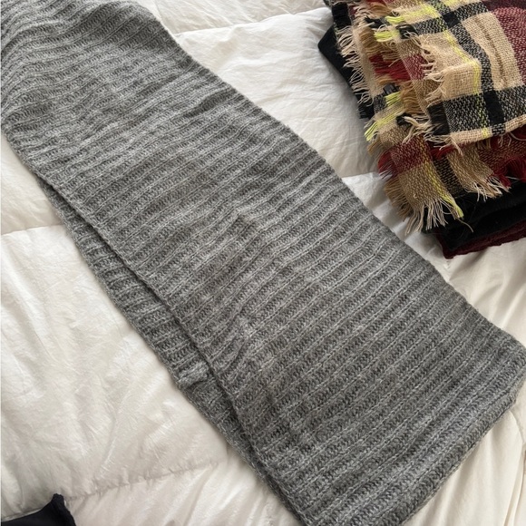 Stylish Knit Scarf Collection - Assorted Colors - Picture 10 of 11